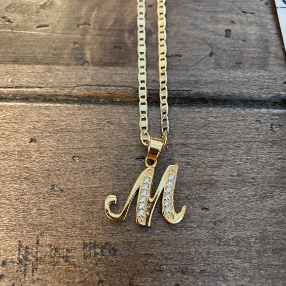 “M” pendant necklace - Picture 3 of 5